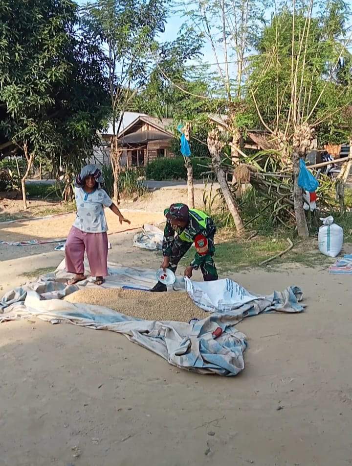 Babinsa Selalu Menjaga Keakraban Dengan Warga Binaannya