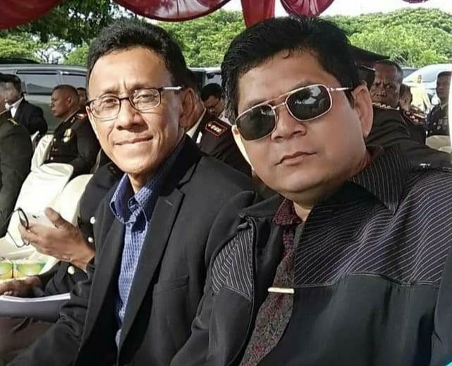 Ketua Umum Yayasan Beudoh Gampong (YBG), Prof. Dr. Eng. Ir. Teuku Abdullah Sanny, M.Sc., (Kiri) didampingi Sekretaris Umum, Dr. Cand. Ir. TM Zulfikar, ST, MP, IPU. (berkacamata hitam)