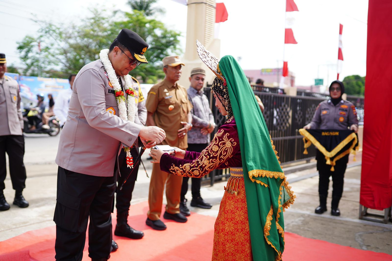 Kapolda Tinjau Pos Pelayanan Ops Lilin Seulawah di Terminal Kota Sigli