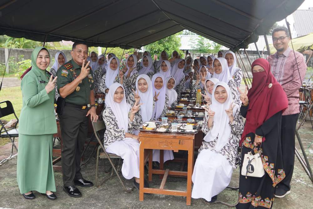 Pangdam Iskandar Muda Beri Pengarahan dan Motivasi kepada Siswa SMA Negeri 2 Banda Aceh.