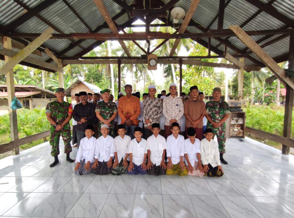 Pangdam IM saluran bantuan Keramik ke Dayah Mu’arifful Fatah Aceh Timur.
