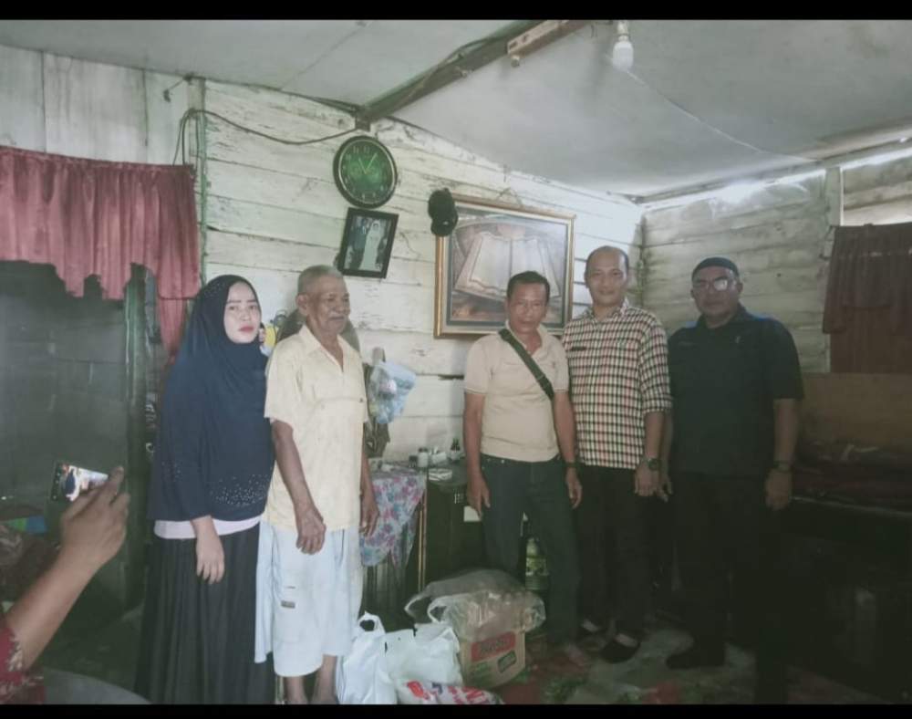 Direktur PT CMMN Perduli Salurkan Bantuan Ke Keluarga Duafa