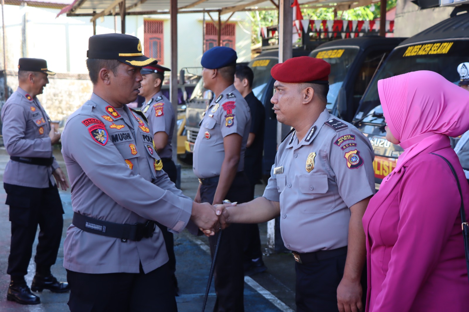Kapolres Aceh Selatan Pimpin Upacara Kenaikan Pangkat 35 Personil