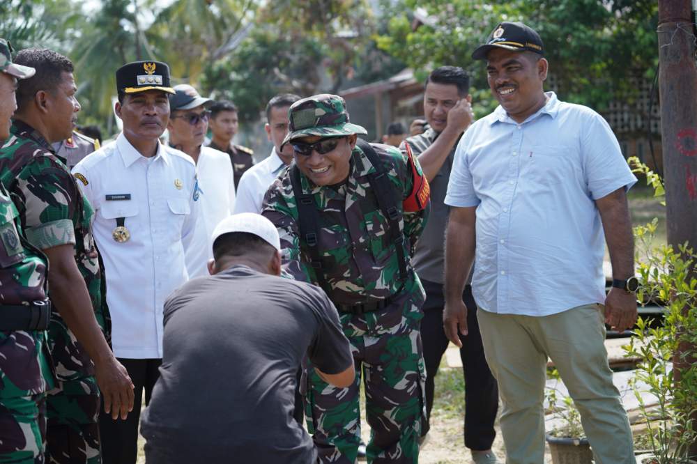 Do’a yang Terjawab Satgas TMMD Bangun Harapan, Wilen dan Keluarga Menangis Bahagia