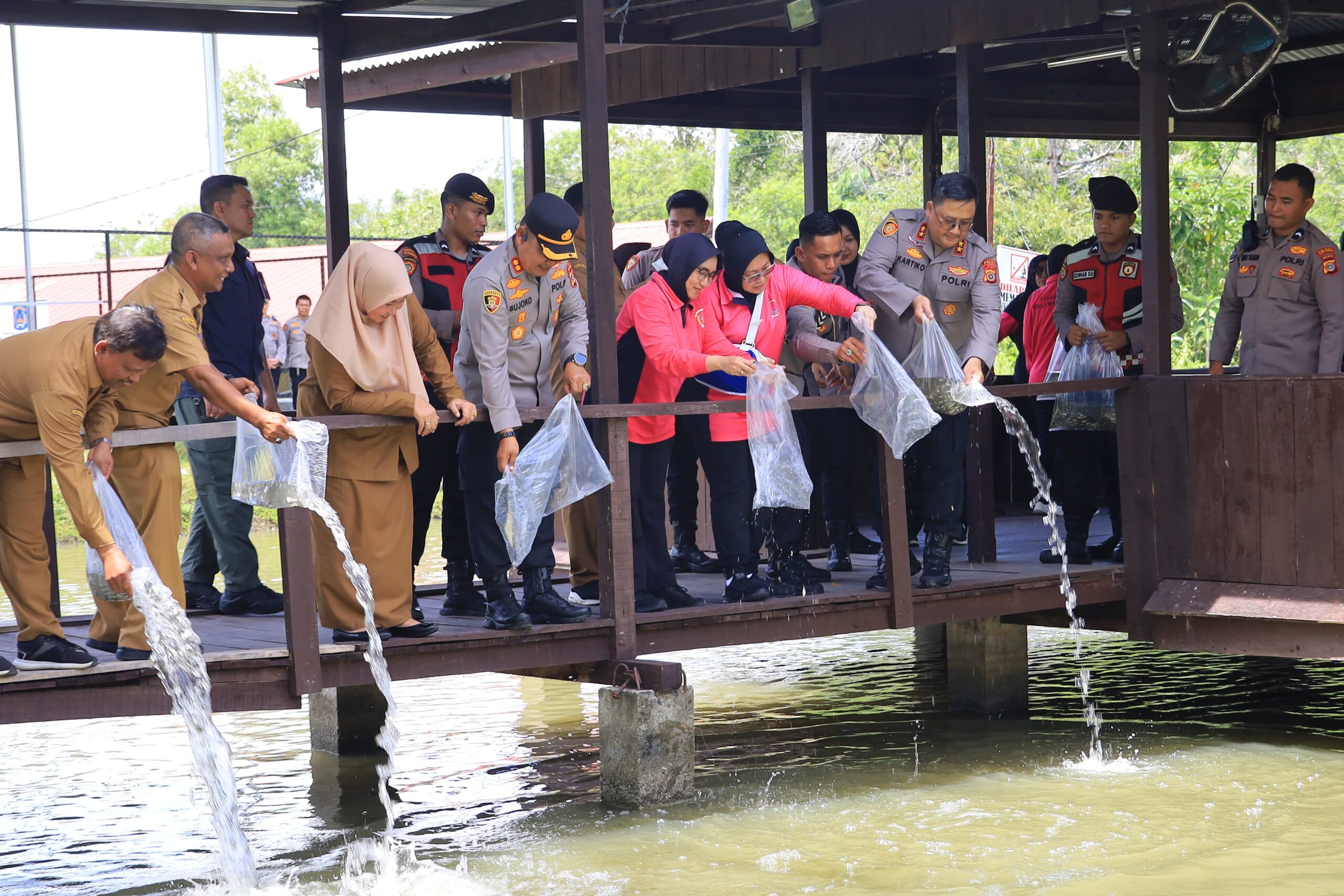 Kapolda Aceh dan Ketua Bhayangkari Hadiri Launching Penguatan Program P2L