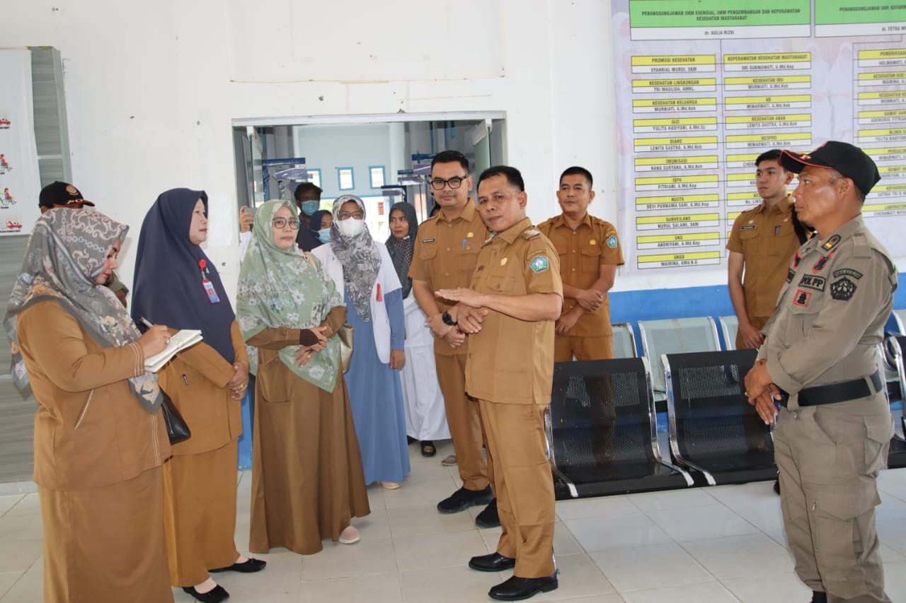 BERKELANJUTAN, WAKIL BUPATI BAITAL MUKADIS SIDAK KANTOR CAMAT DAN PUSKESMAS