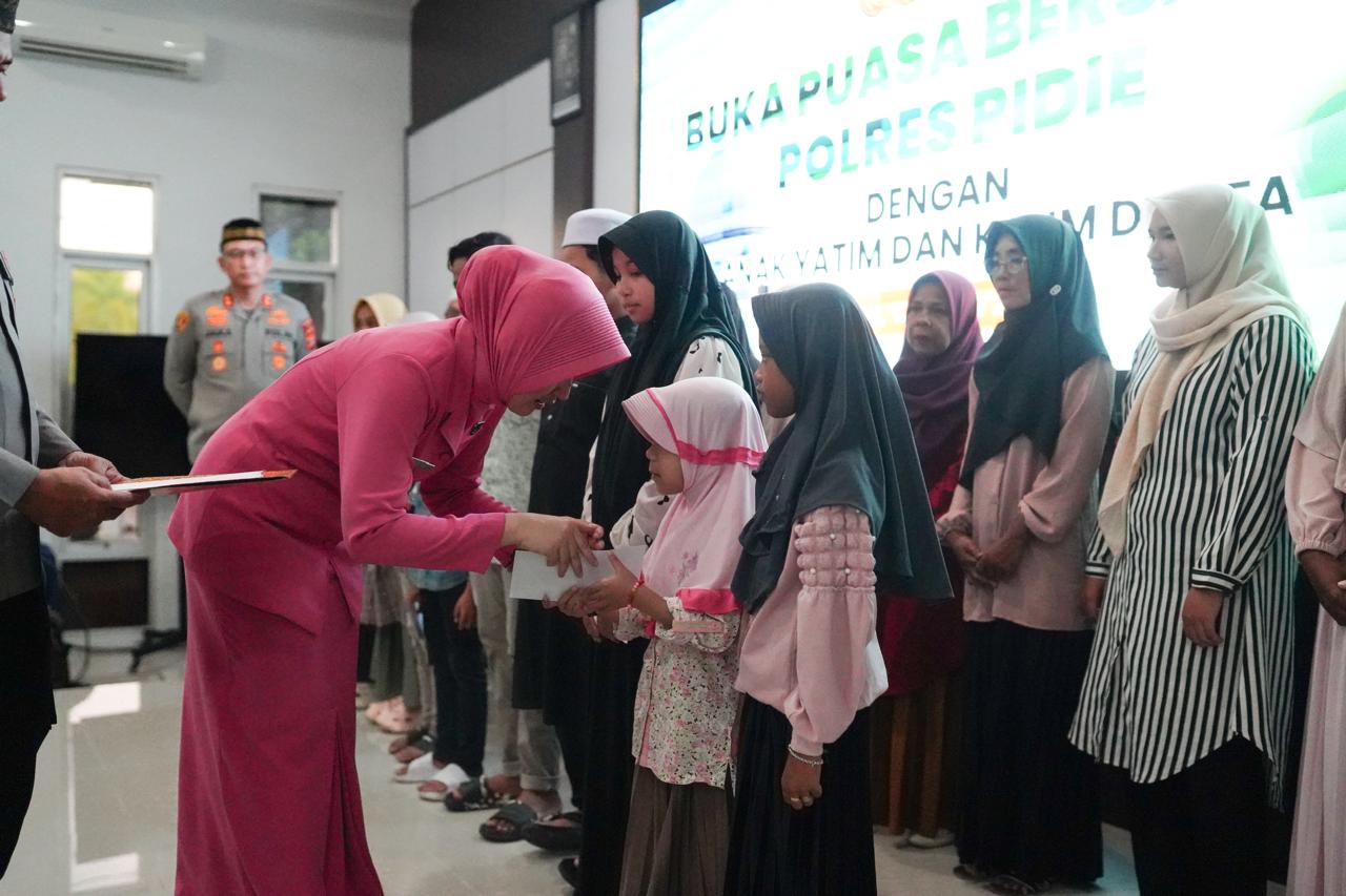 Kapolres Pidie Berbagi Kebahagiaan Ramadhan Bersama Anak Yatim Piatu