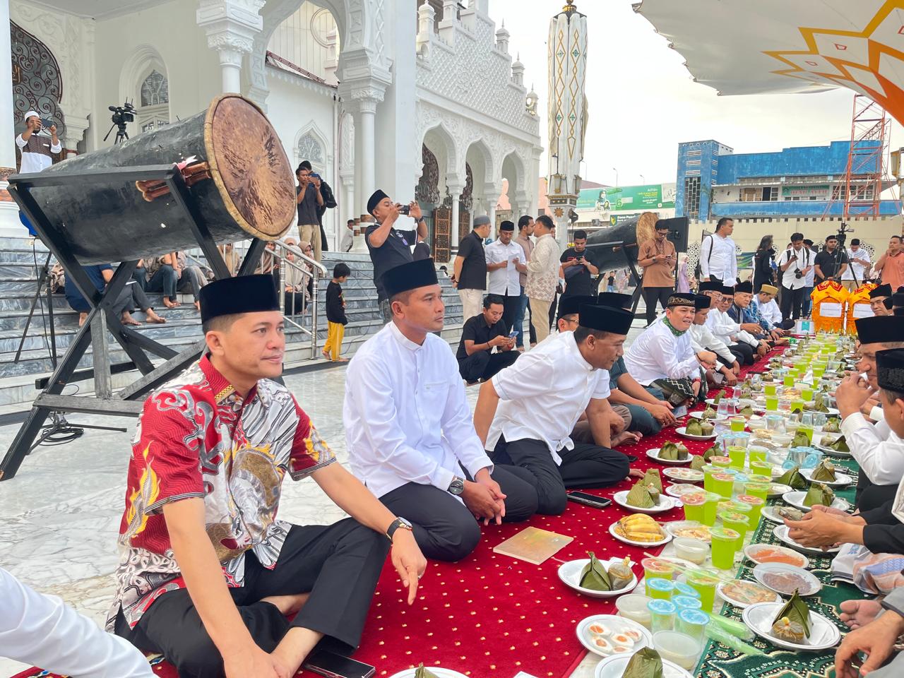 BUPATI ACEH SELATAN, H. MIRWAN MS, HADIRI BUKA PUASA BERSAMA DAN LAUNCHING INSTRUKSI GUBERNUR ACEH