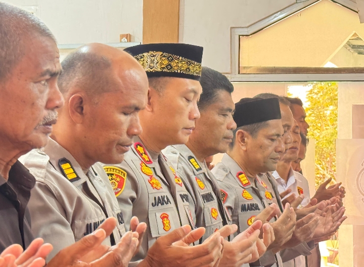 Polres Pidie Gelar Shalat Ghaib Untuk 3 Personel Polda Lampung Yang Gugur Dalam Tugas