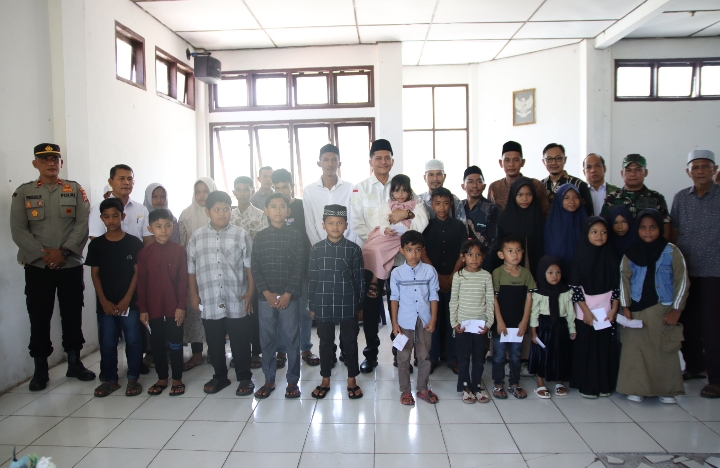 JELANG IDUL FITRI, BUPATI ACEH SELATAN SANTUNI ANAK YATIM