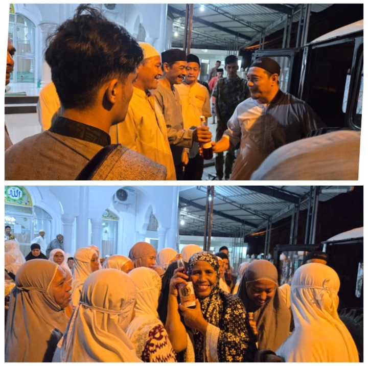 Haji Satar Beri Hadiah pada Jamaah Tarawih Masjid Jamik Tgk. Chik di Rundeng