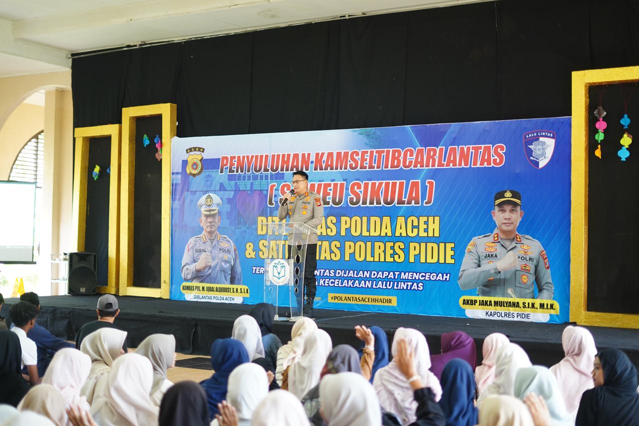 Kapolres Pidie Sosialisasikan Tertib Berlalu Lintas dan Safety Riding di Sekolah Sukma Bangsa