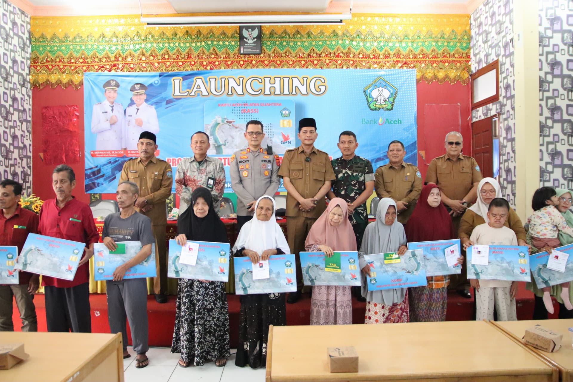 BUPATI MIRWAN LUNCURKAN KARTU ACEH SELATAN SEJAHTERA