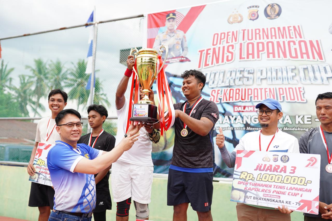 Kapolres Pidie Tutup Turnamen Tenis Lapangan dalam Rangka HUT Bhayangkara ke-79