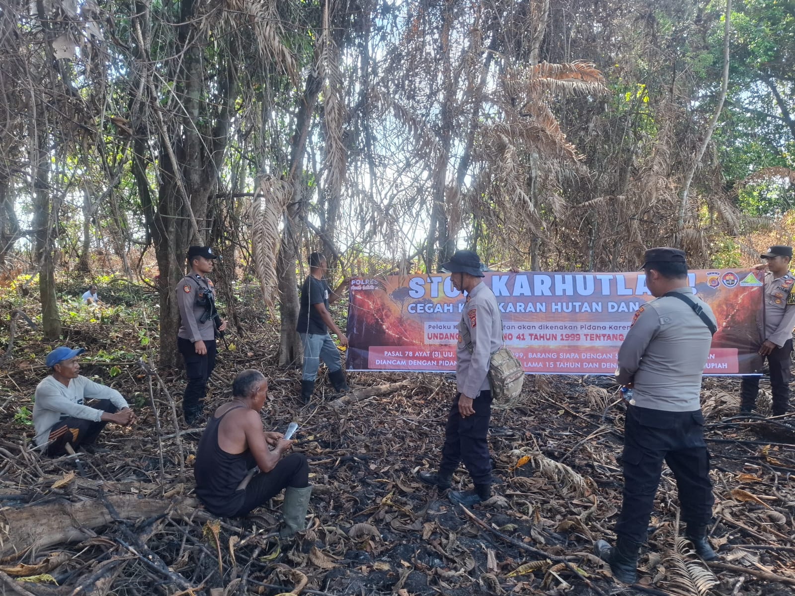 Patroli Cegah Karhutla, Polsek Kluet Selatan Bersama FKL Edukasi Pemilik Lahan