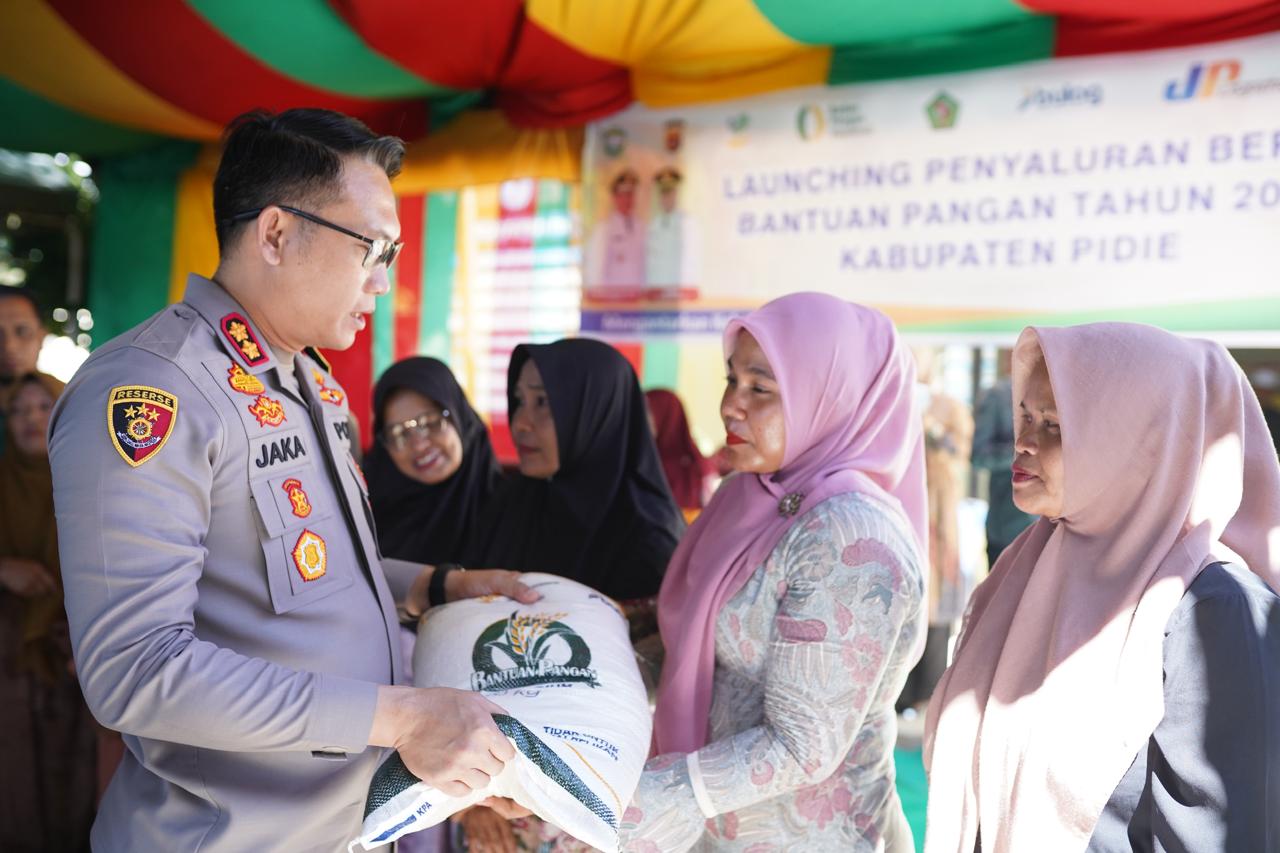 Kapolres Pidie Hadiri Launching Penyaluran Bantuan Pangan Beras di Kecamatan Grong-Grong