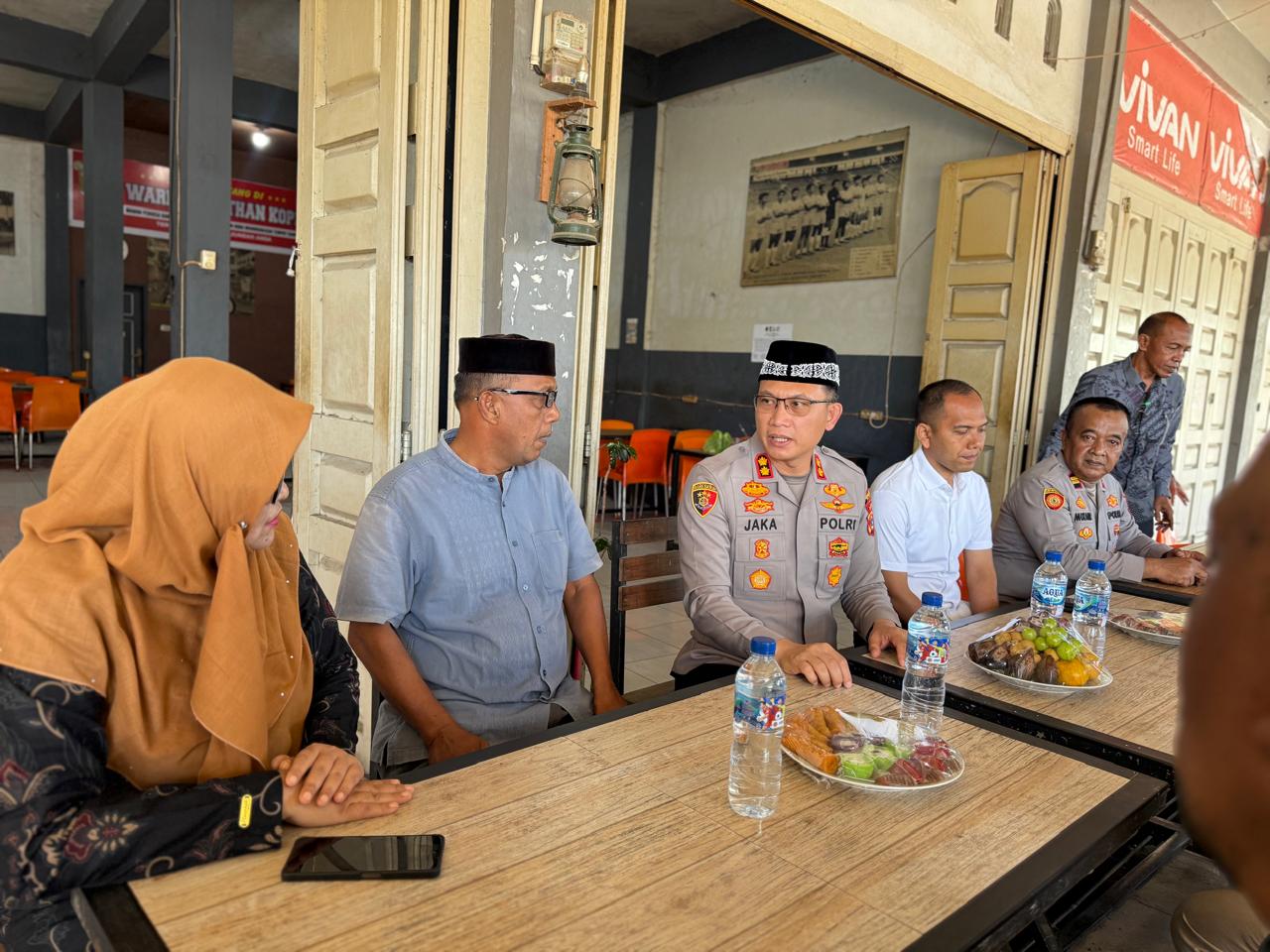 Kapolres Pidie Ajak Masyarakat Jaga Keamanan Lewat Program Saweu Kede Kopi