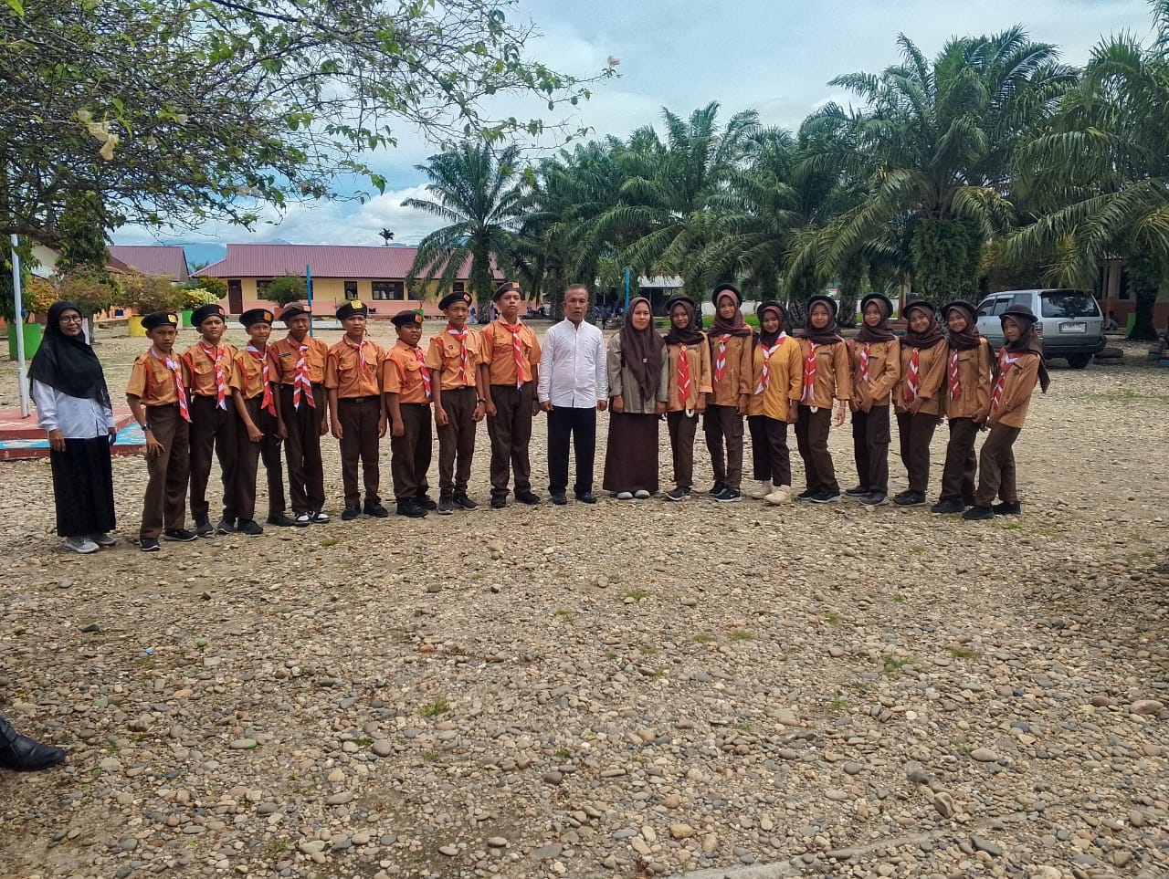 SMPN 3 Kluet Utara mengadakan kegiatan Pramuka tahun 2025