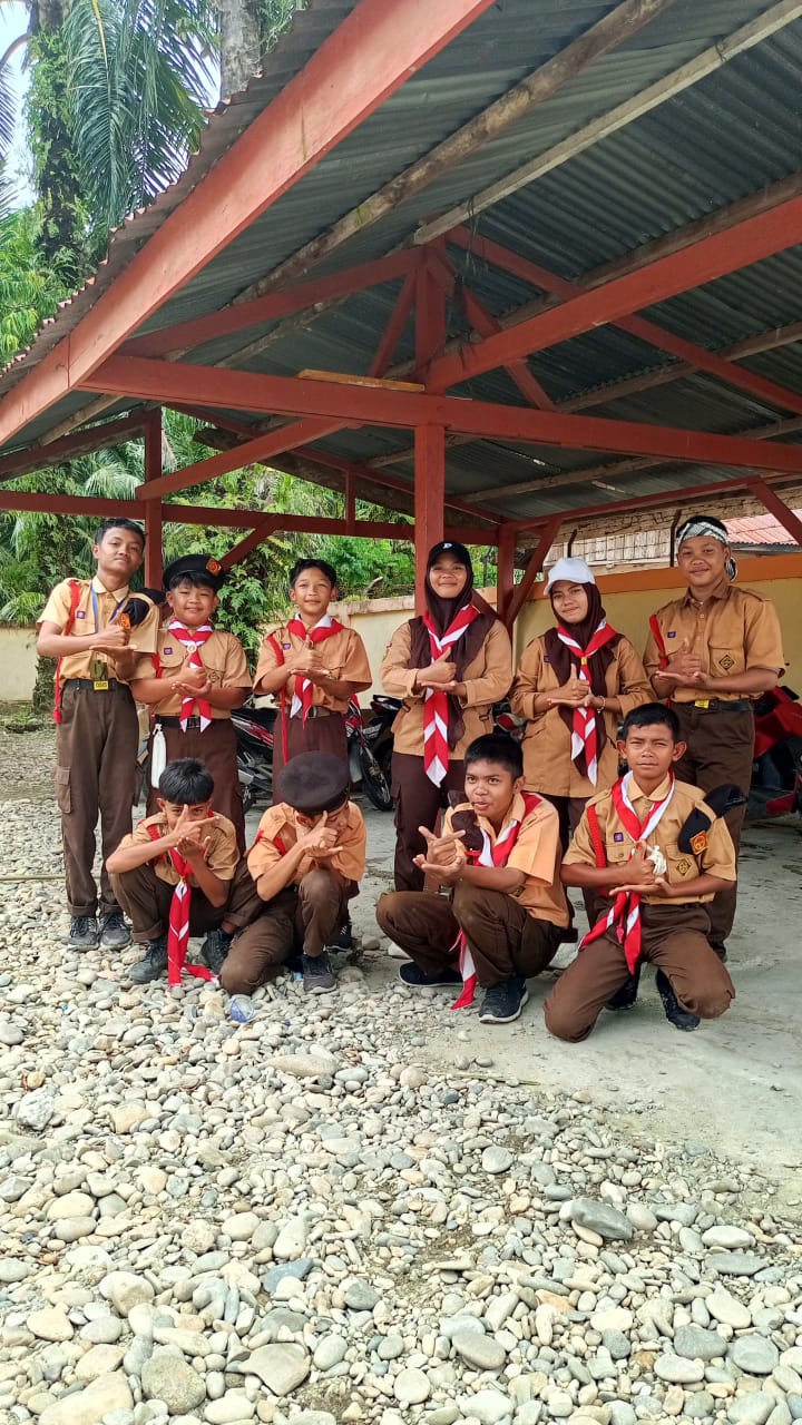 SMPN 1 Kluet Timur Mengikuti Jambore Pramuka Kabupaten Tahun 2025
