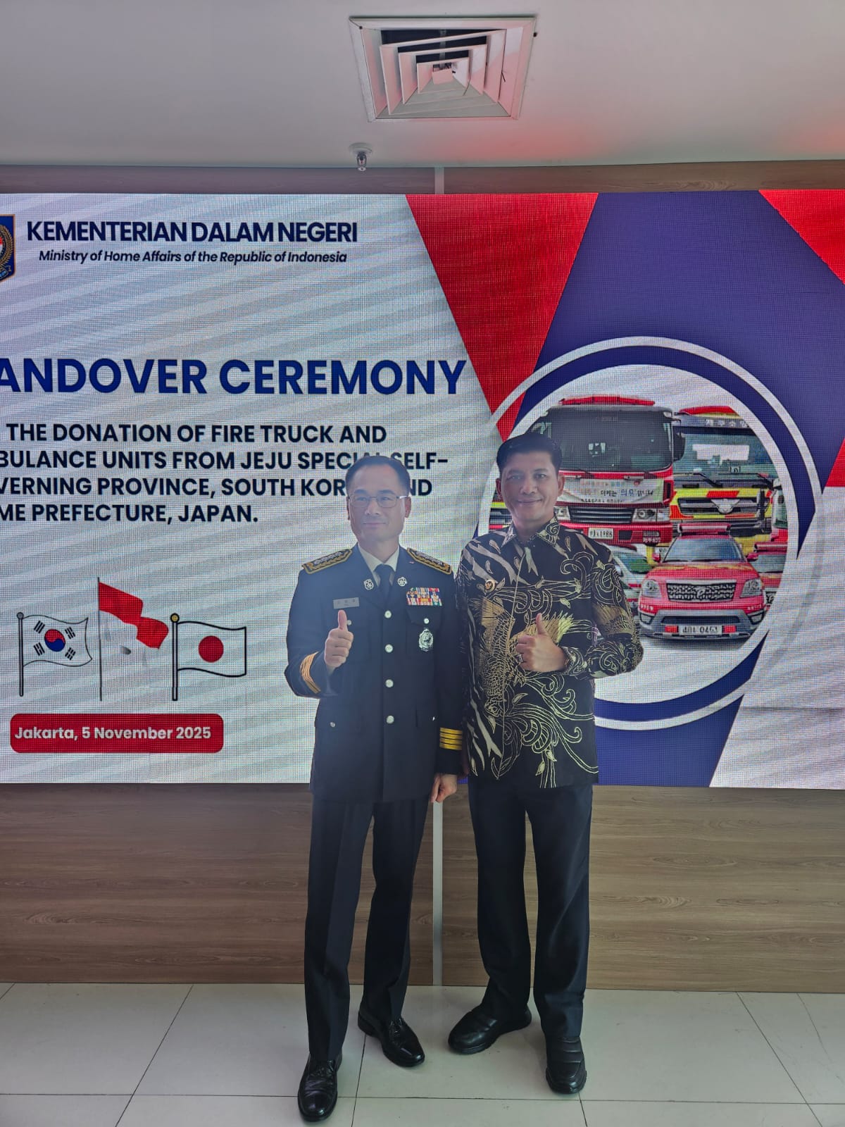 Bupati Mirwan Terima 2 Unit Armada Damkar di Kemendagri