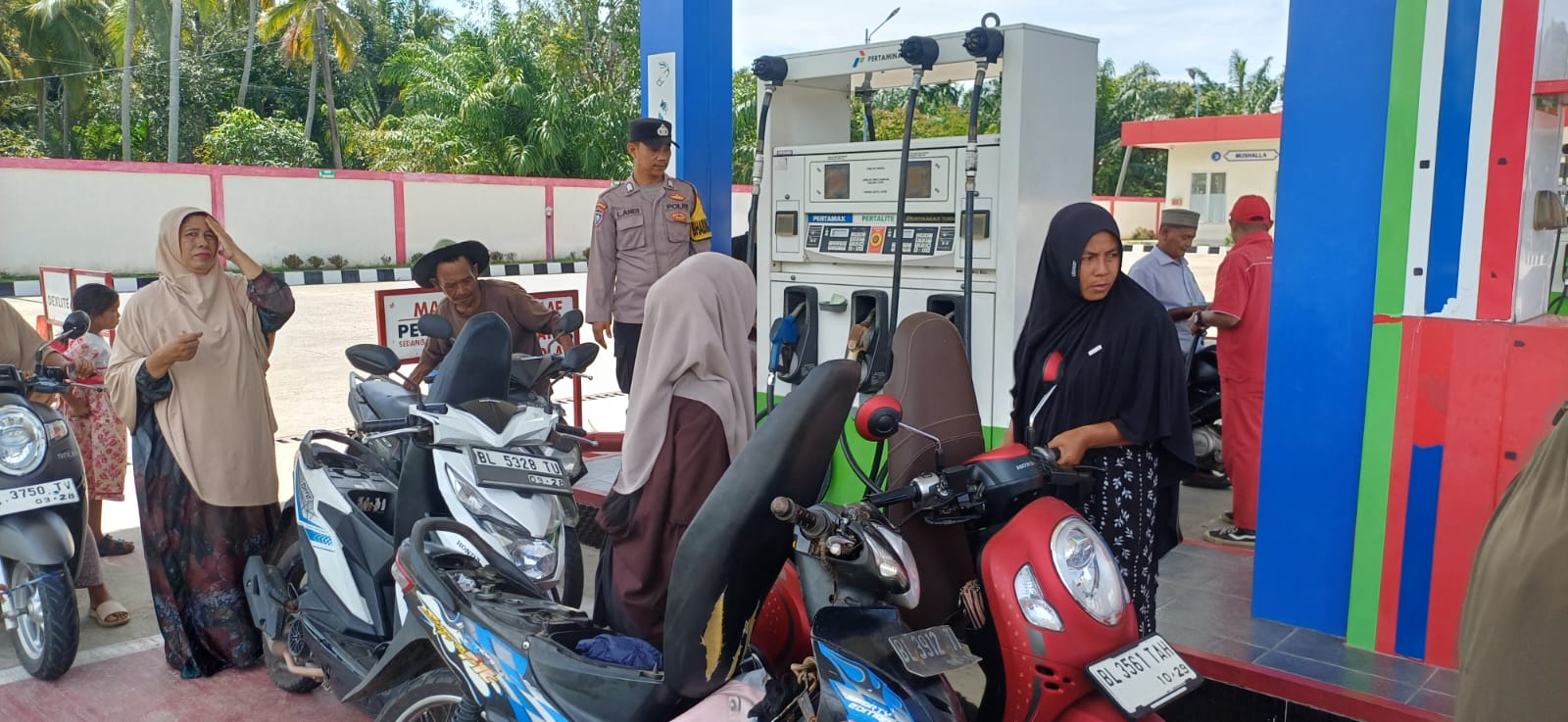 Polsek Jajaran Polres Aceh Selatan Laksanakan Pengecekan dan Penjagaan SPBU Antisipasi Kelangkaan dan Antrian BBM