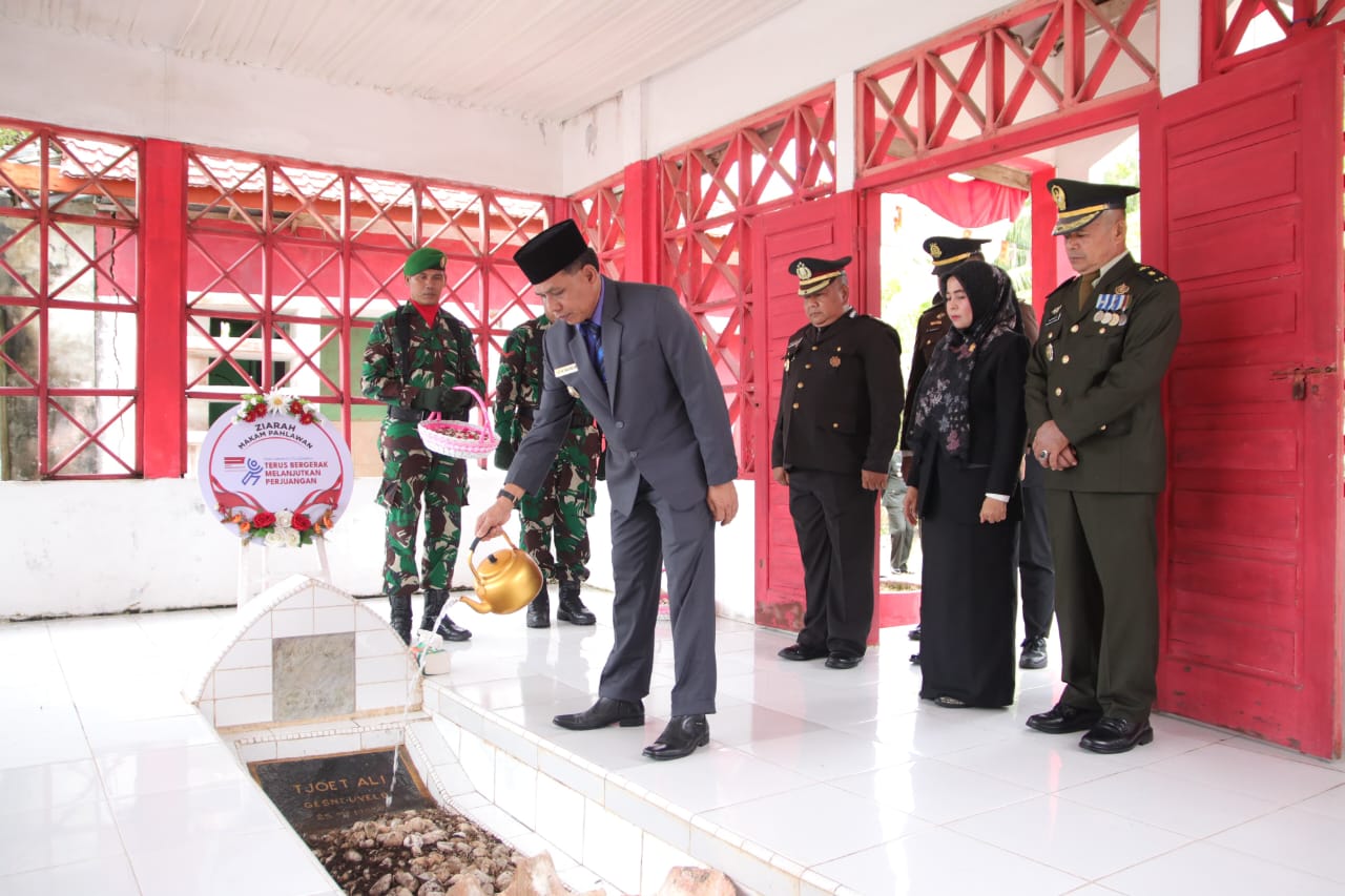 Memperingati Hari Pahlawan, Pemkab Aceh Selatan Gelar Upacara Ziarah di Makam Cut Ali dan Rajo Lelo