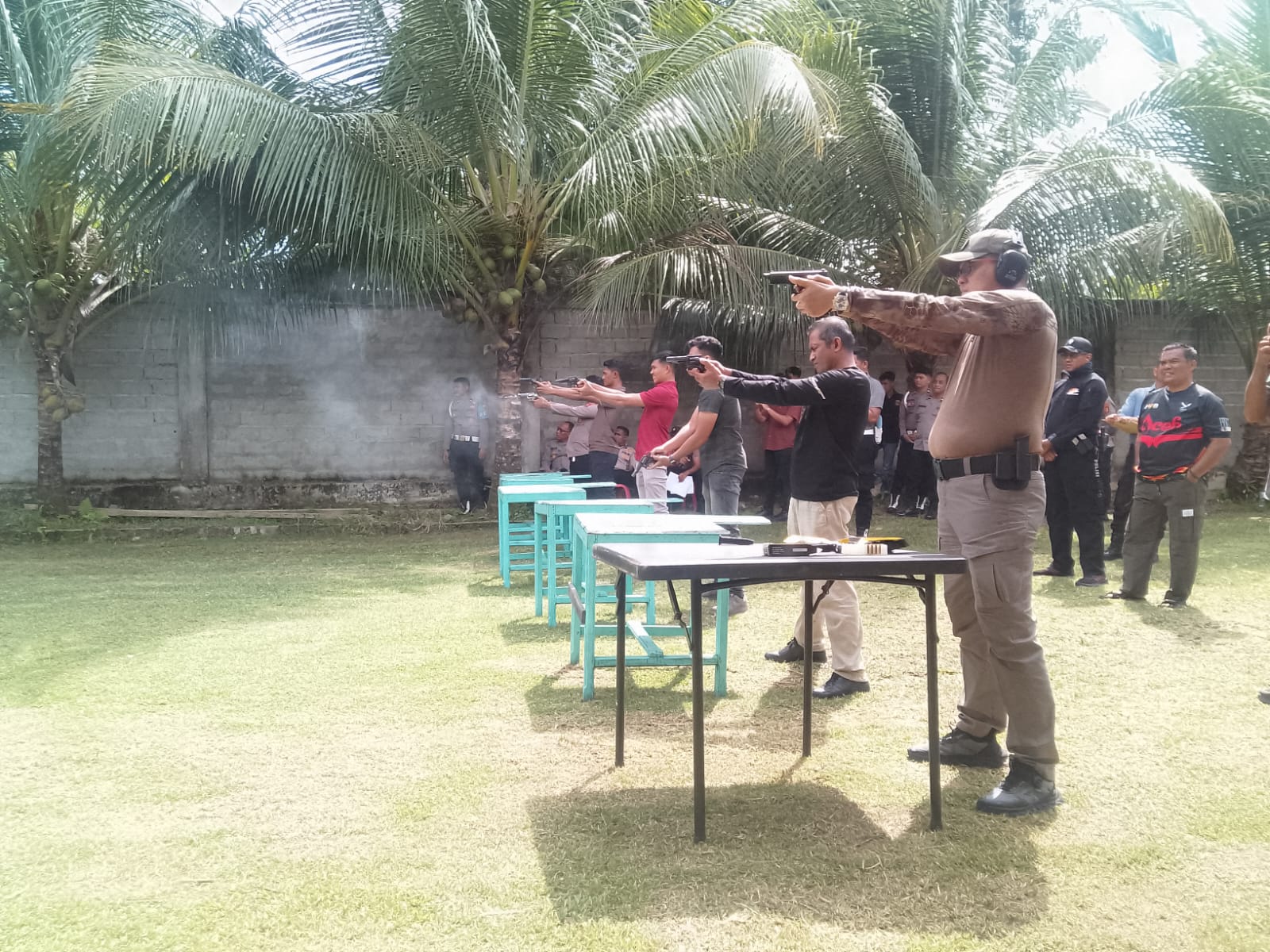 Polres Aceh Selatan Latihan Menembak, Tingkatkan Profesionalisme dan Kesiapsiagaan Personel